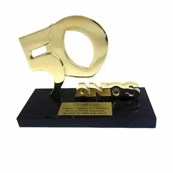 Troféu de 50 anos personalizado