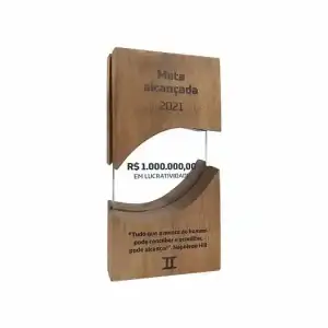Troféu em Madeira Personalizado