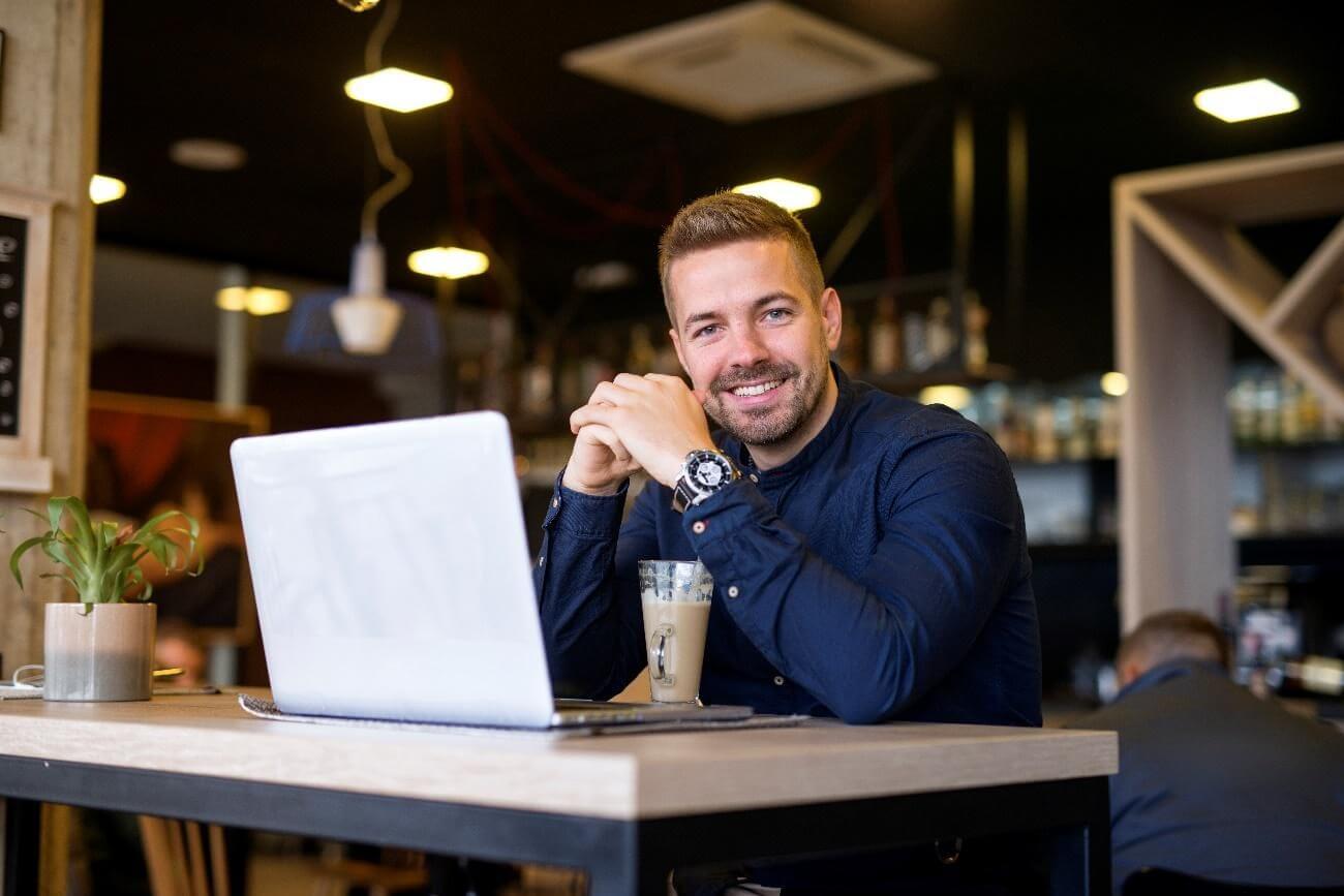 Brindes e Endomarketing: Como Engajar Funcionários e Fortalecer a Cultura Corporativa