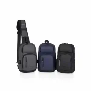 Mochila Transversal com um Bolso Frontal